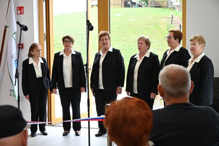 bivalna-enota-krmelj