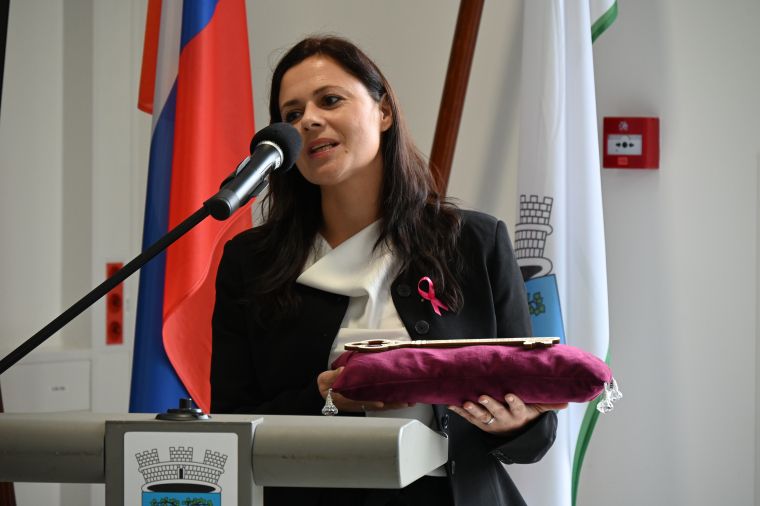 bivalna-enota-krmelj