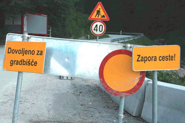 zapora_pri_impoljci.jpg