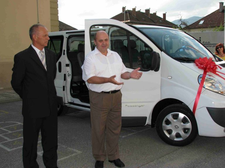 novo_kombi_vozilo_internet.jpg