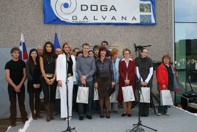 dobnikovi_in_vsi_zaposleni.jpg