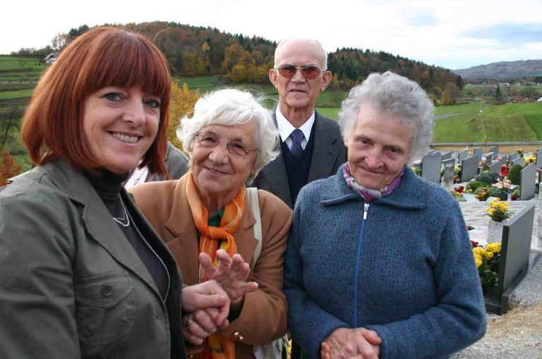dva_dneva_in___e_eden_zraven_dan_reformacije__dan_mrtvih_in_dan_najlep__ih_spominov__ki_povezuj...