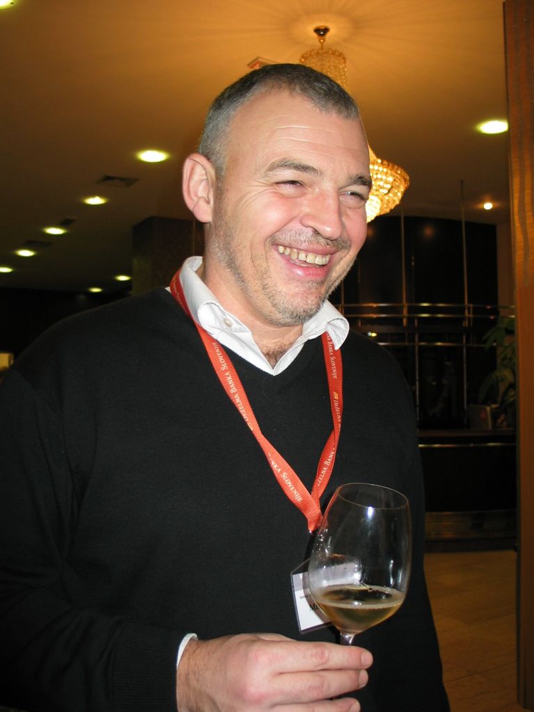 0022_r1.jpg