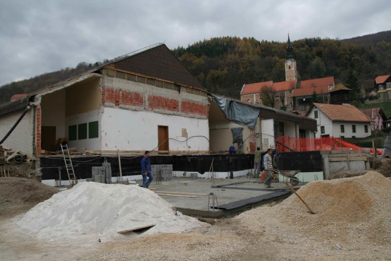 pisece_nov_dom_2008_zm.jpg
