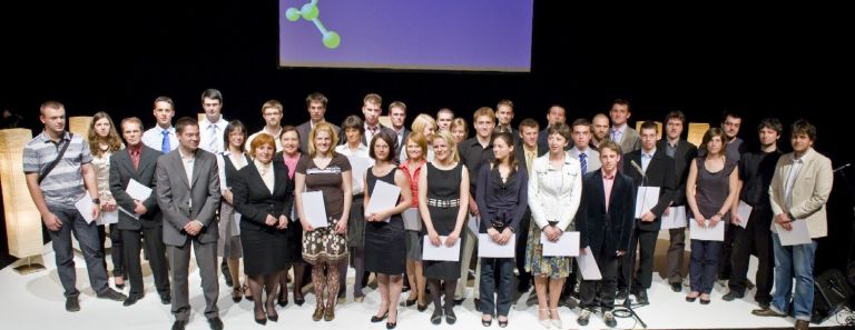 milos_ebner_in_tatjana_fink_z_nagrajenci_za_diplomska_dela.jpg