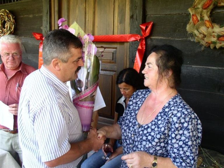 ani_sonji_luzar_je_izro__il_matko_slavko_iz_gabrja___opek_v_imenu_luzarjevih_gabrskih_prijatelj...