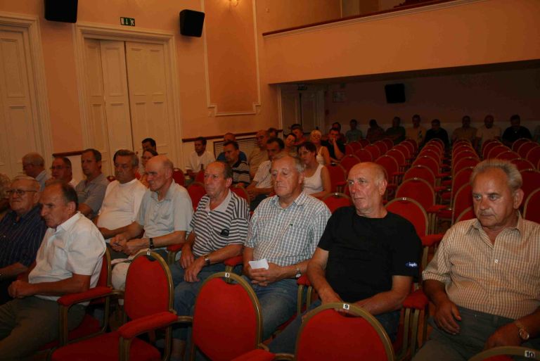 gasilski_veterani_so_sedli_spredaj___.jpg