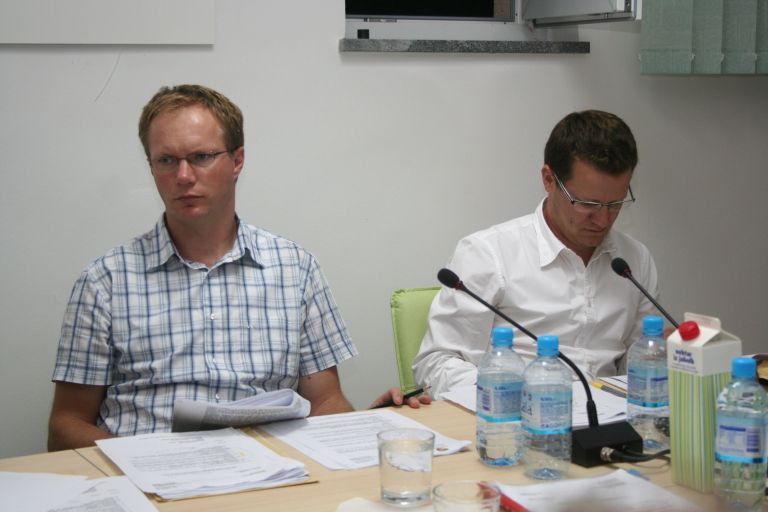 2_000.jpg