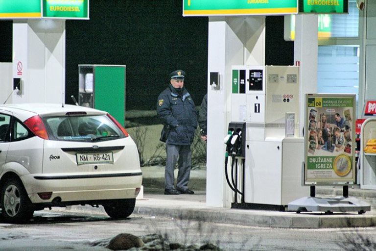 tus_oil_02.jpg
