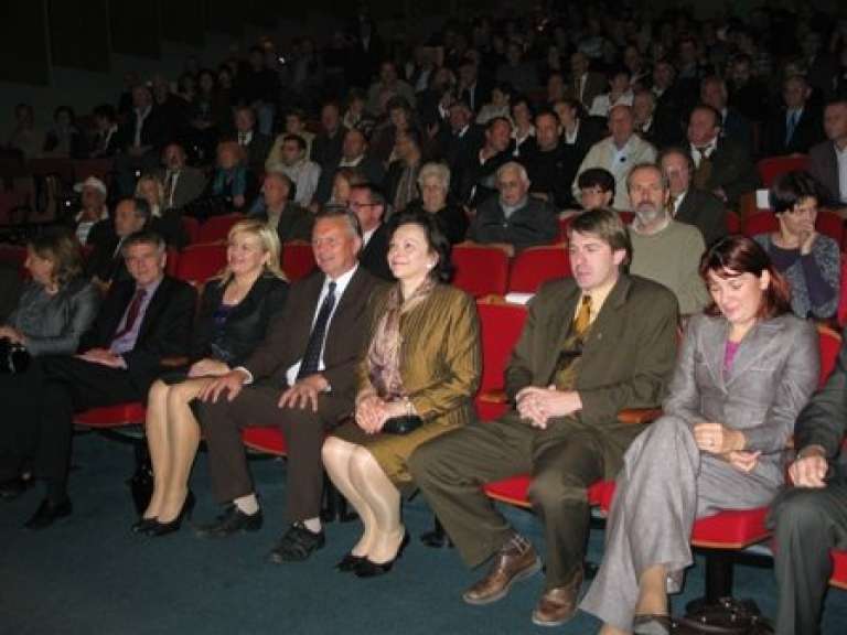 med_semic0008.jpg