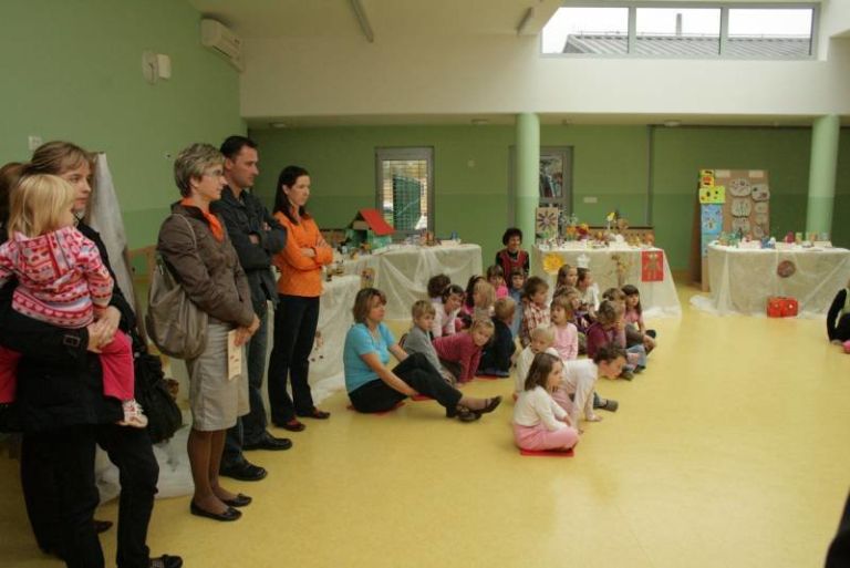 razstava_likovnih_del_otrok_vrtca_ciciban_sevnica001.jpg