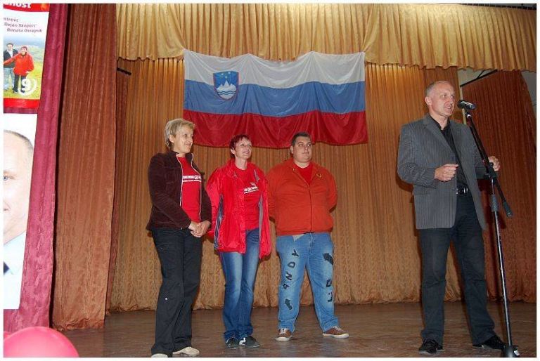 kandidati_mirnske_doline_s_kostrevcem_na_celu.jpg