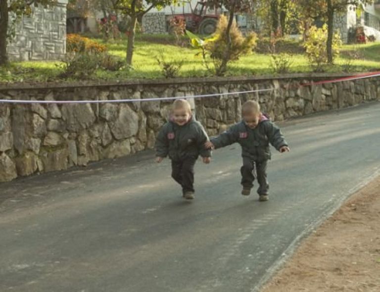 poti_naslovna.jpg