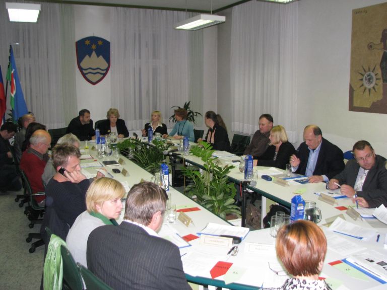 os_ribnica_1_konstitutivna_seja_2010.jpg
