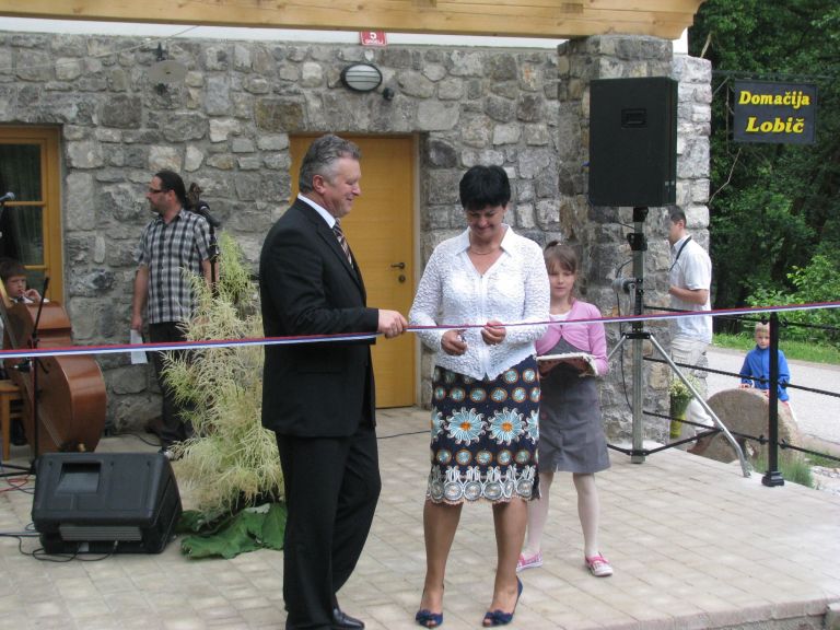 domacija_lobic_junij_2011.jpg