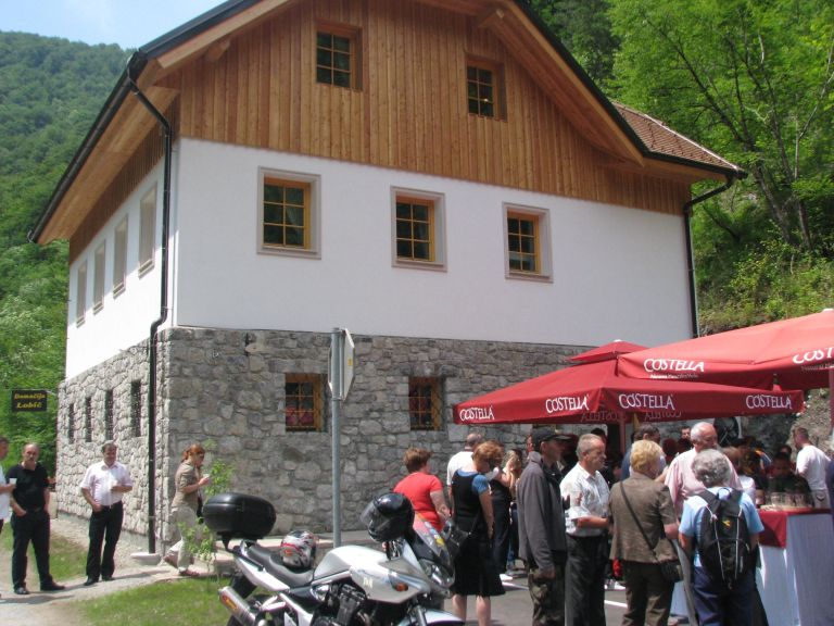 domacija_lobic_hisa.jpg