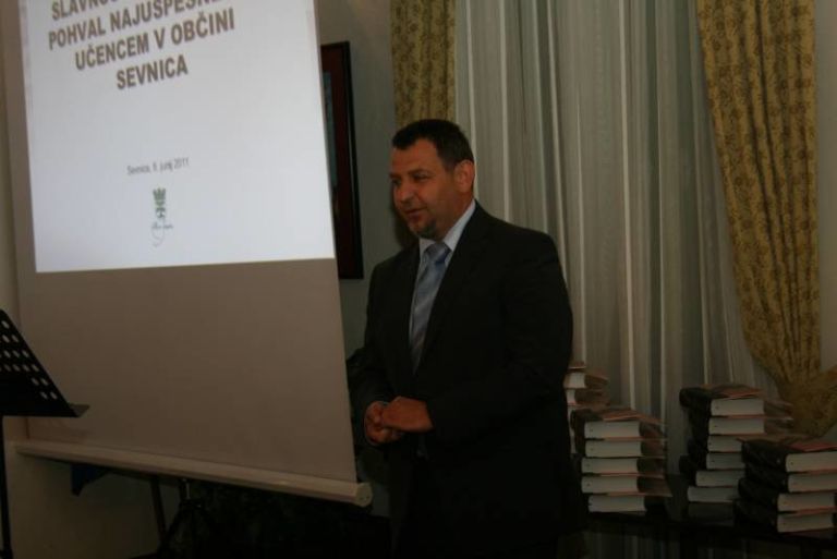 pohvale_34_najboljsim_ucencem_v_obcini_sevnica001.jpg