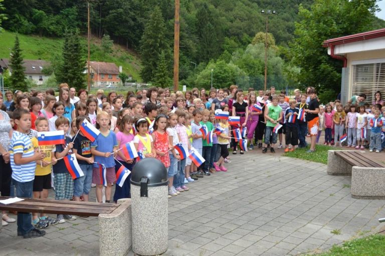 saditev_lipe___otroci_1.jpg