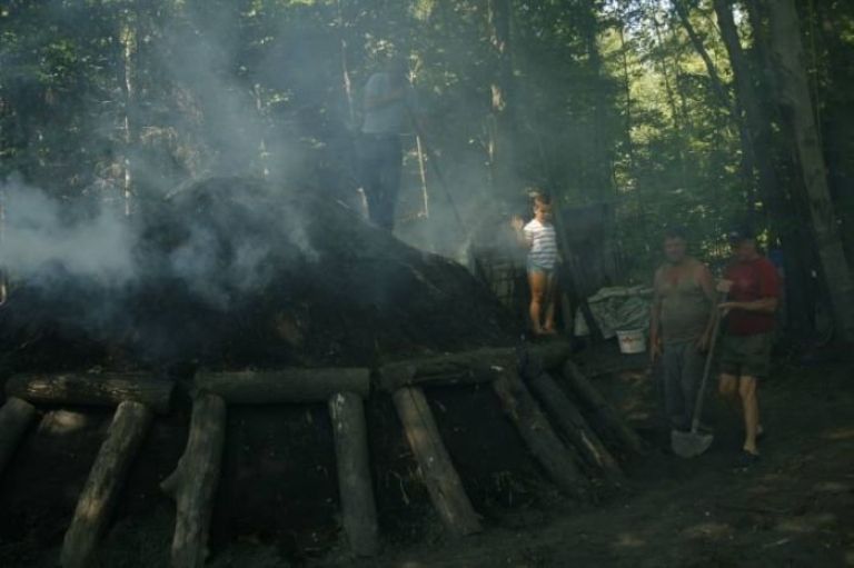 dimc_stanko_kuha_oglje_pod_bohorjem002.jpg