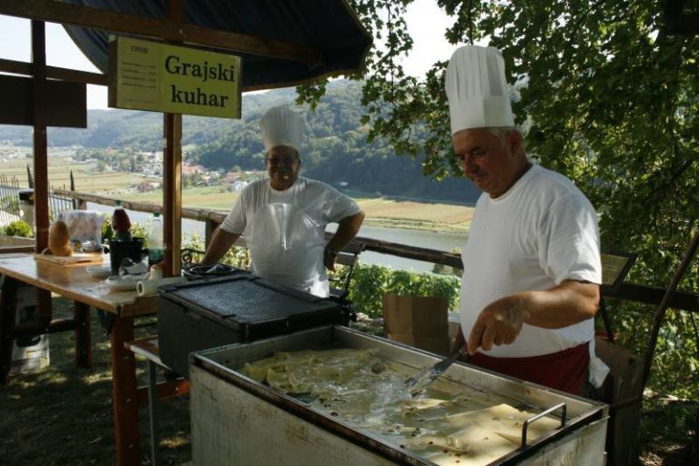 grajska_unikatna_trznica_v_sevnici002.jpg