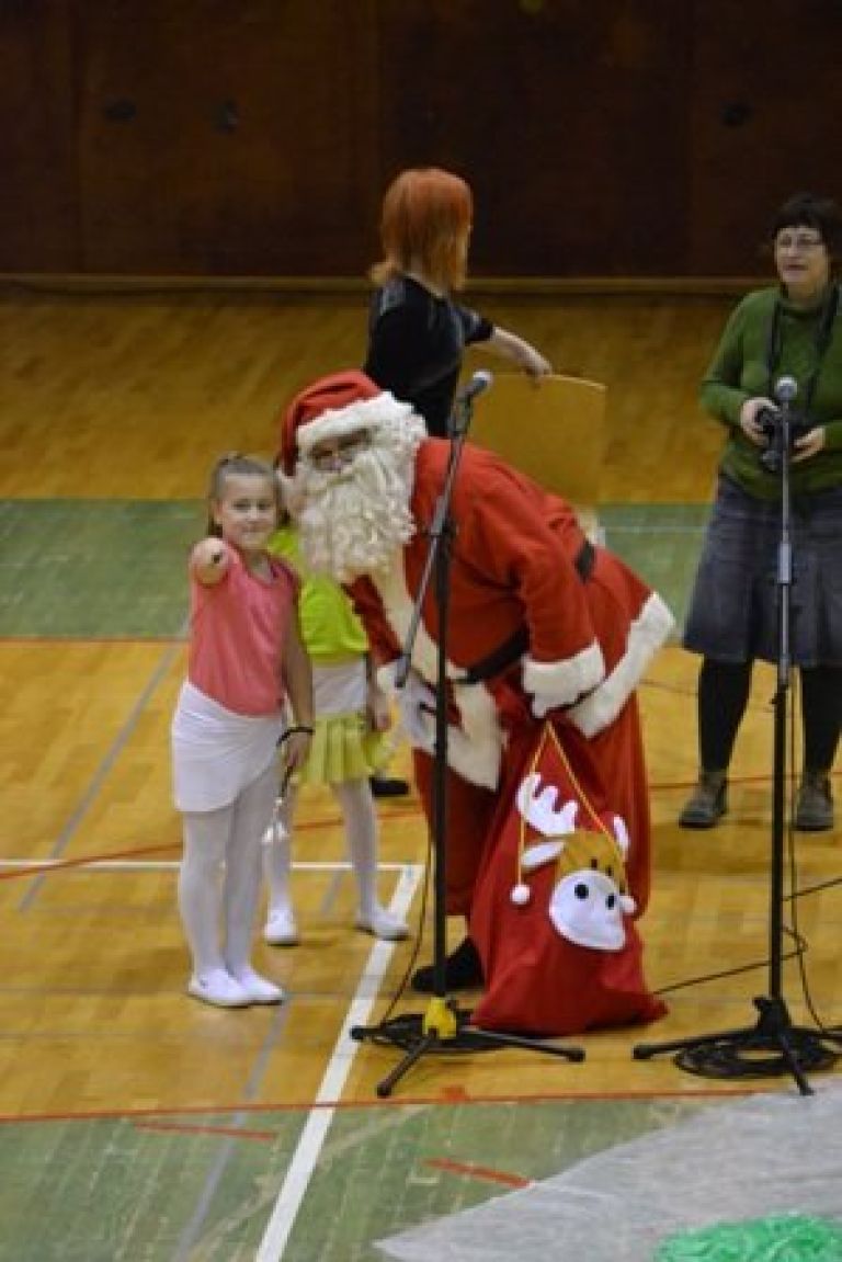 bo__i__no_novoletna_predstava_2011__105_.jpg