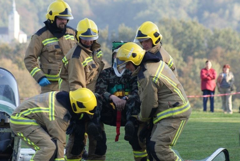 brzol_letalo_25okt2012_3_000.jpg