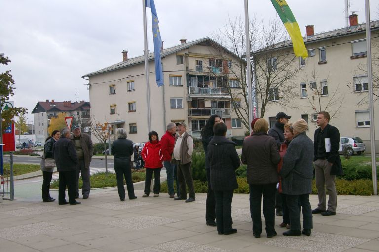 komun002.jpg