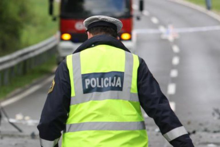 prometna nesreča policija cesta
