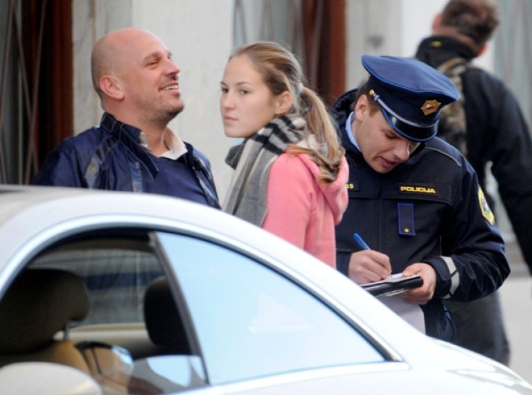 damjan_jankovic_policija_bobo_29.11.11.jpg