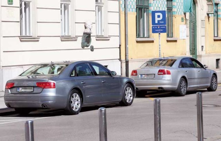 audija-vlada-parking_19.04.14.jpg