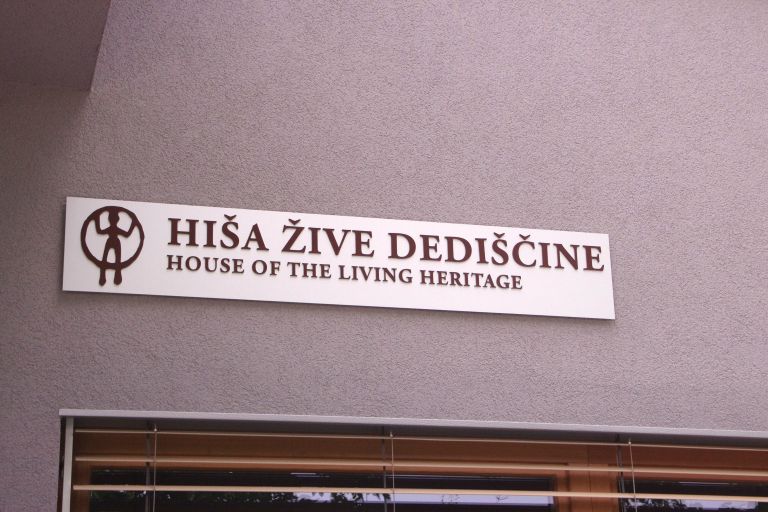 hisa001.jpg