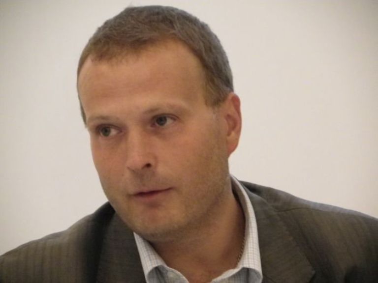 okrogla_miza_003.jpg