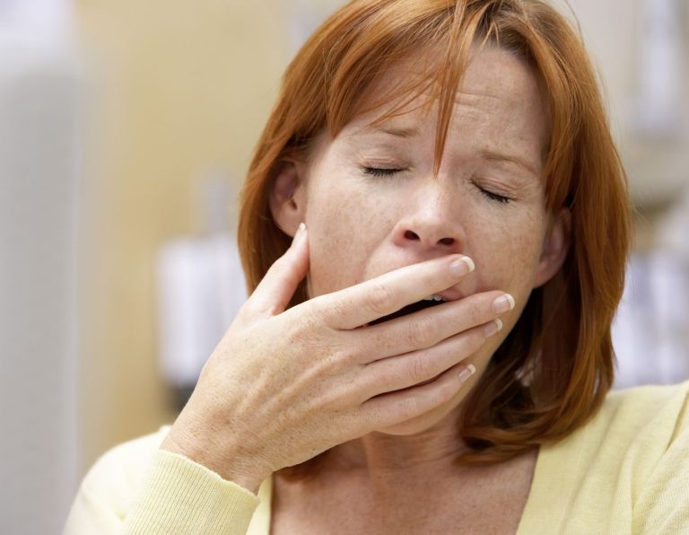 zaspanost, ženska, zehanje.jpg