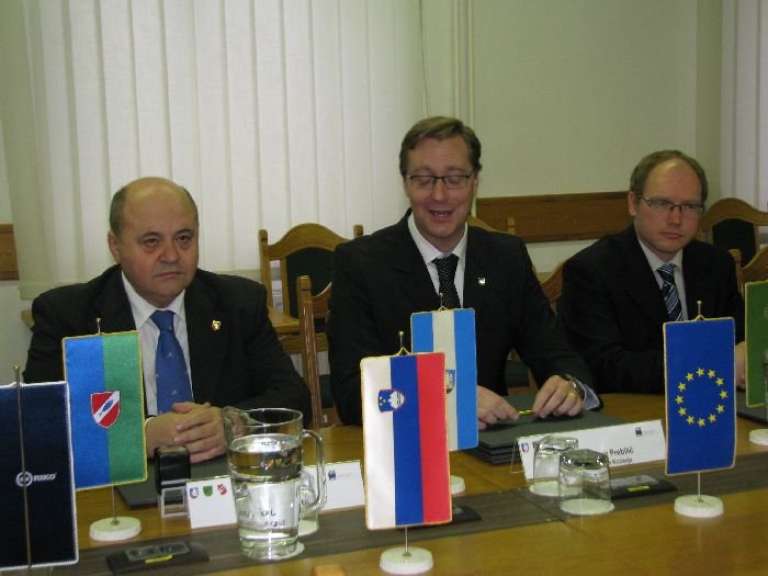 pogodbapom002.jpg