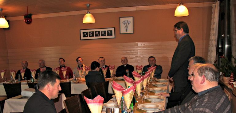 sre__anje___upana_z_duhovniki_in_redovnicami_3.jpg