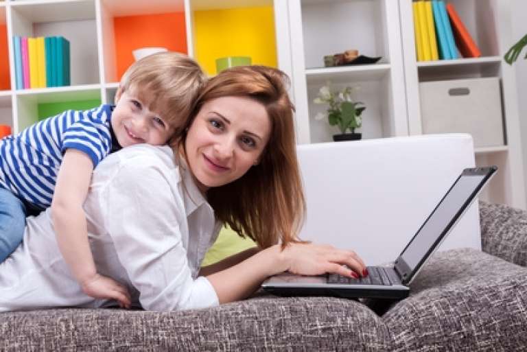 Biti mama žena in študentka.jpg