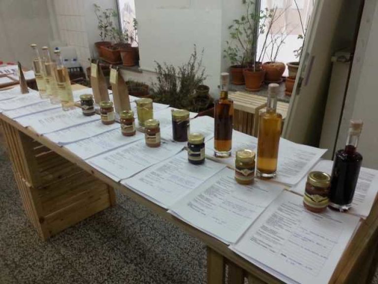 dobrote_dolenjske___marmelade__brezalkoholne_pija__e_in_drugi_izdelki.jpg