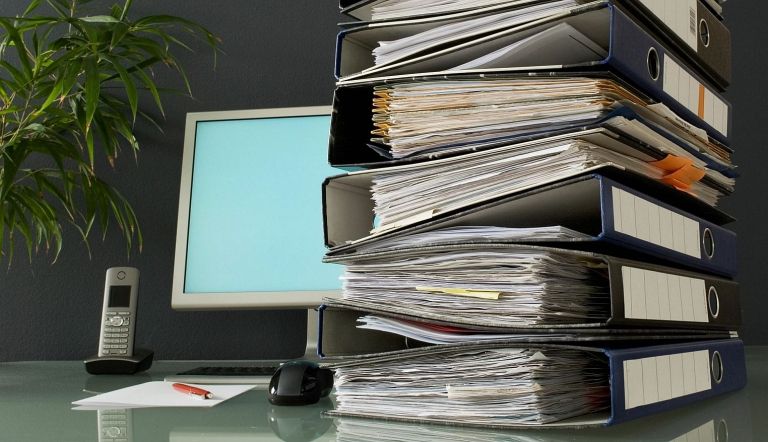 dokumenti, papirji, pisarna.jpg