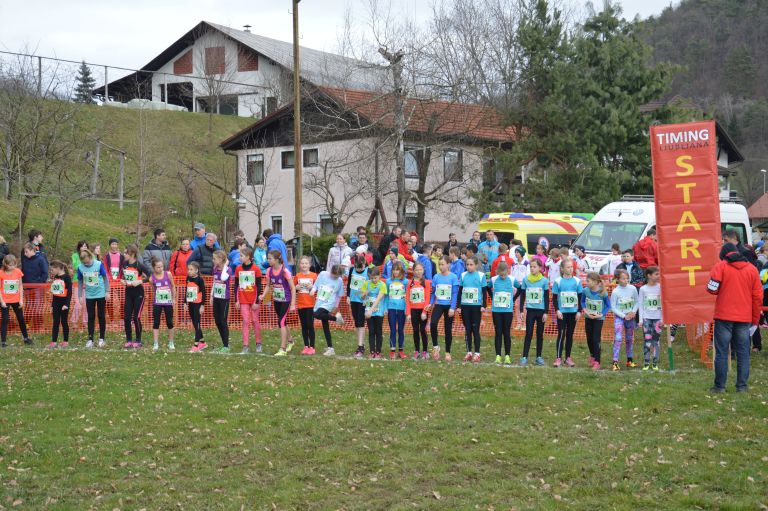 _start_u12_deklice.jpg
