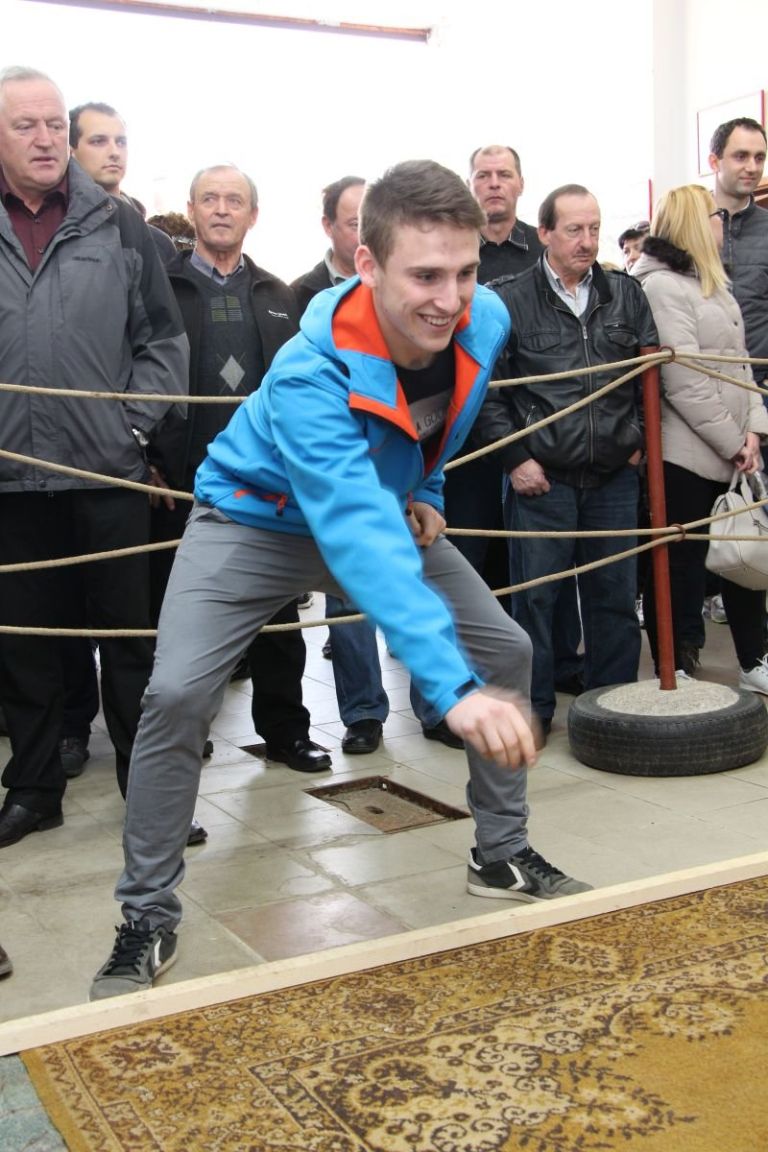 sekanje_pirhov02.jpg