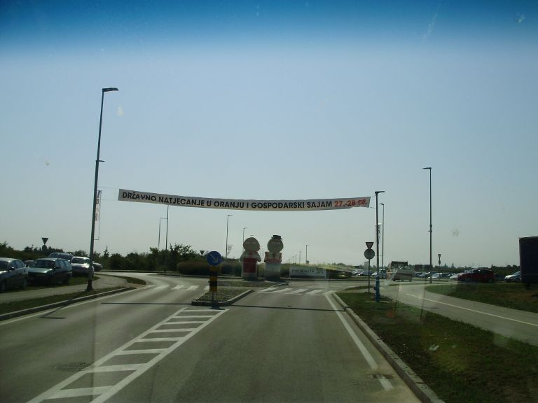 p8250141_000.jpg