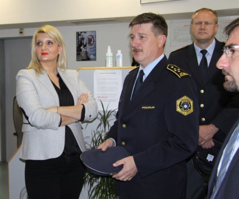 pu002.jpg