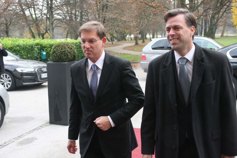 vlada_02.jpg