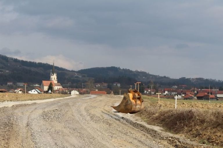 obnova_ceste_sentrupert_002.jpg