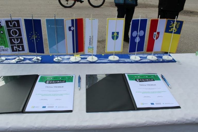 ulicni_zbiralnik_002.jpg