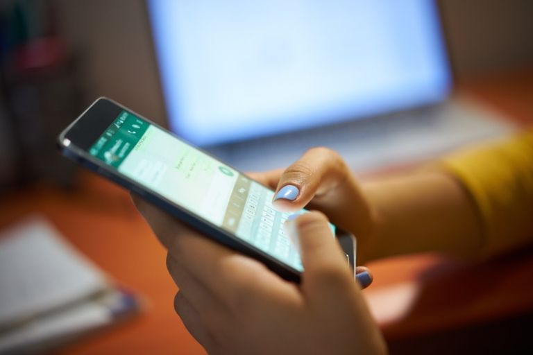 mobilni telefon mobitel whatsapp.jpg