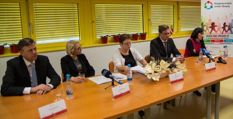 novinarska_konferenca.jpg