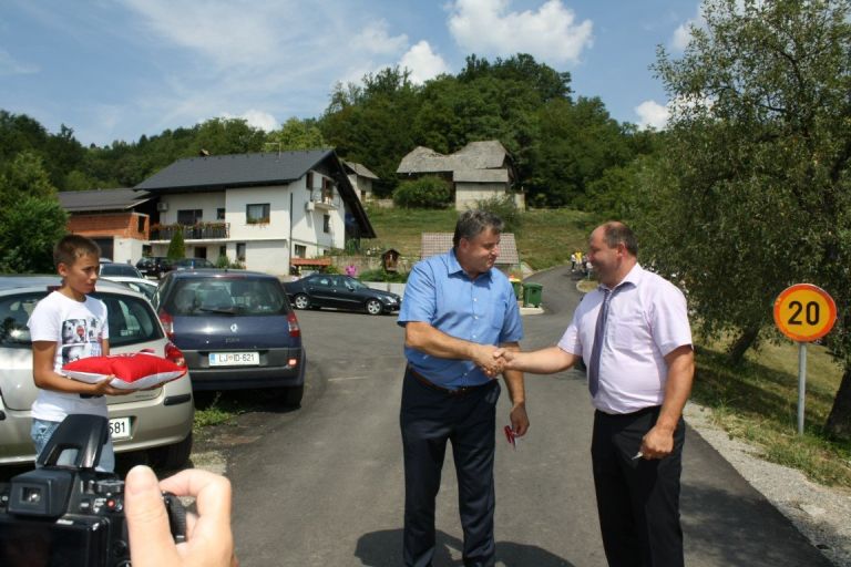 nlonica_krmelj.jpg