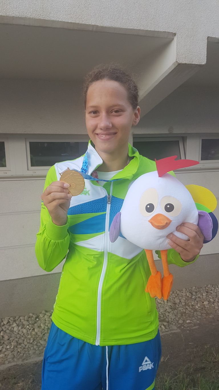 sara_racnik_2.jpg