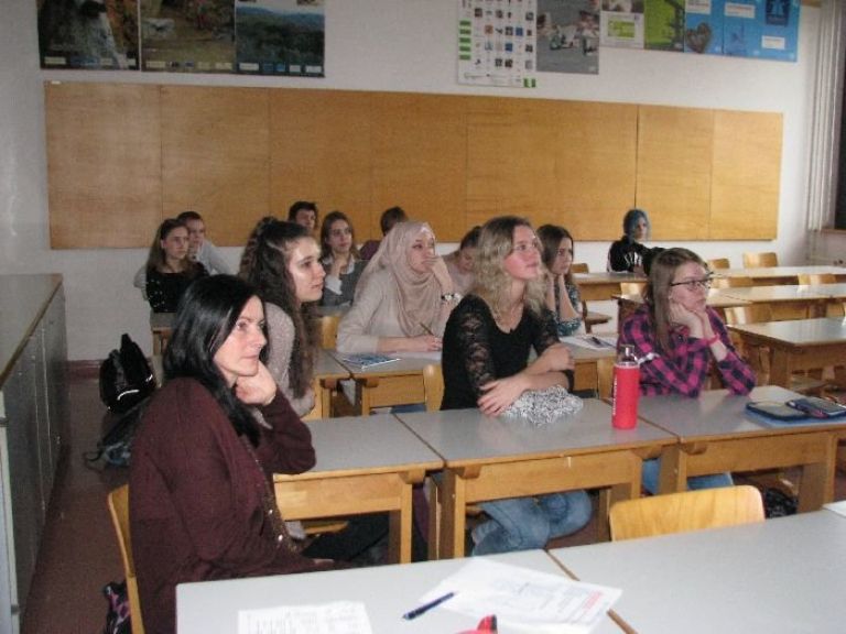 dijakipom02.jpg